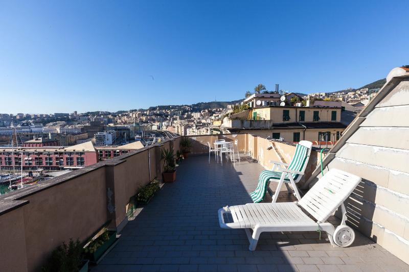 Sunflower Apartment With Private Terrace And Lift Genua Exteriör bild